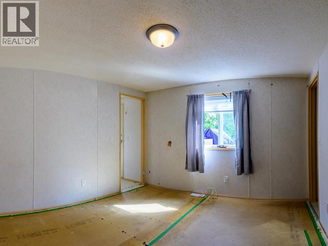 411-989 RANGE ROAD - 22