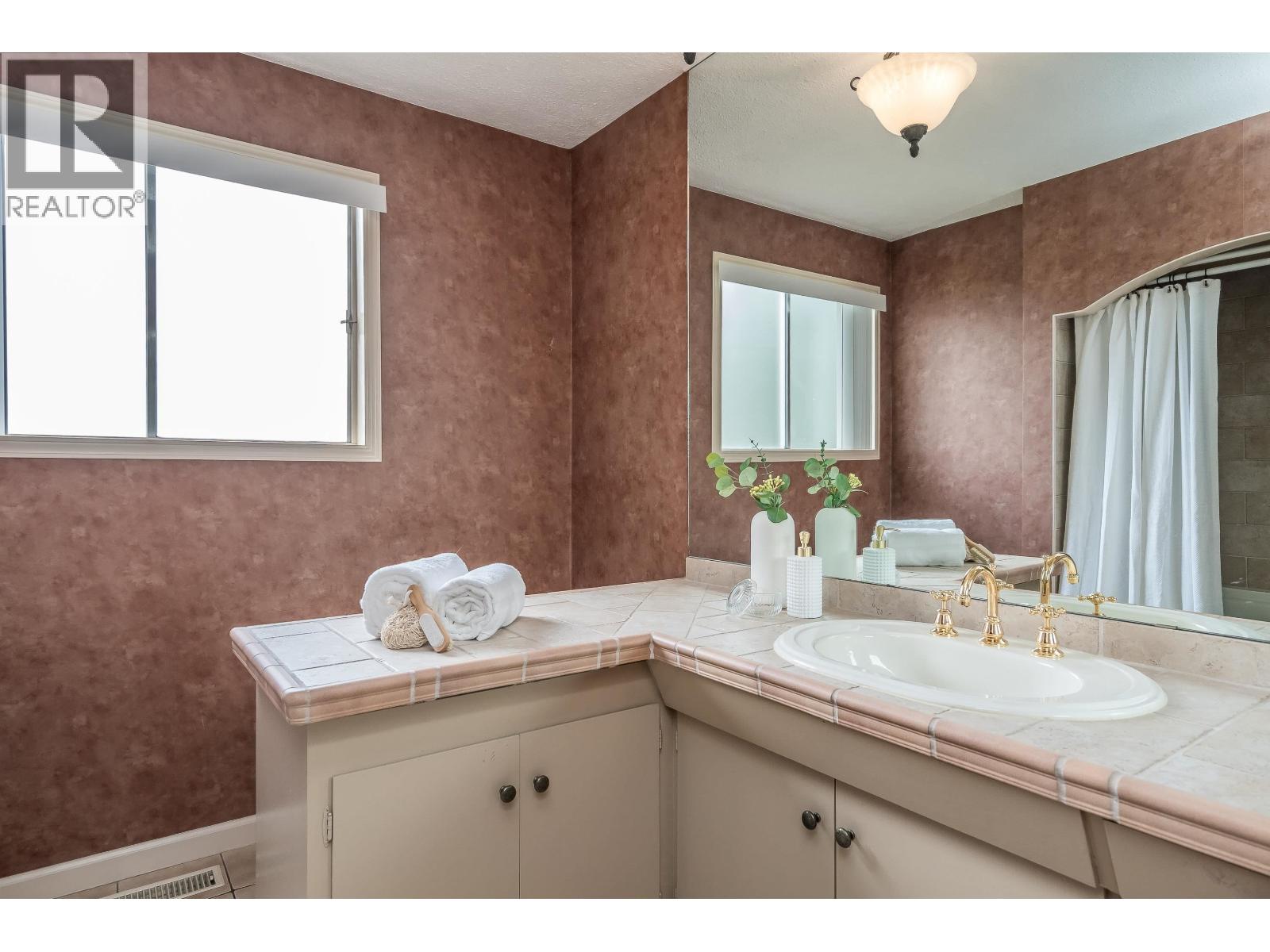 4 Bed, 3 Bath House for Sale in Coquitlam – 1168 CHARLAND AVENUE, Coquitlam – MLS# R3105447 - Image 6