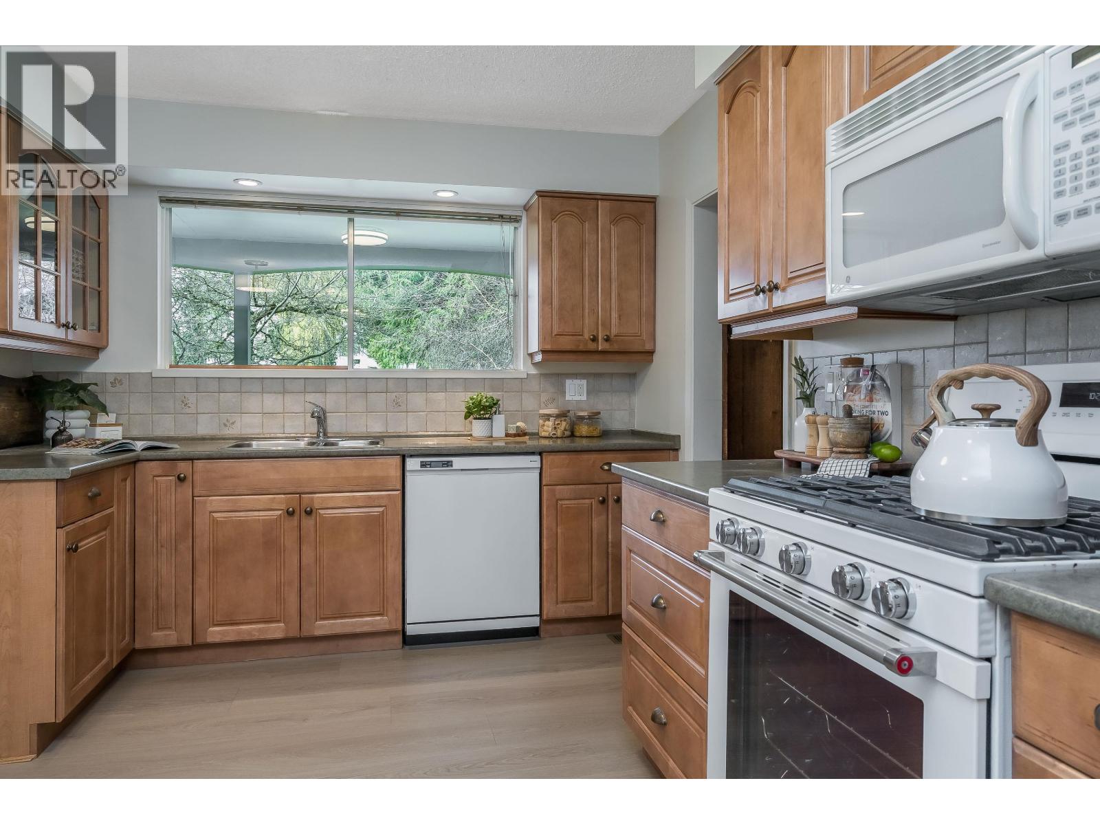 4 Bed, 3 Bath House for Sale in Coquitlam – 1168 CHARLAND AVENUE, Coquitlam – MLS# R3105447 - Image 34