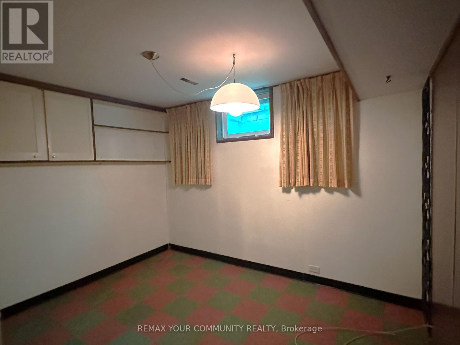 15 RESOLUTION CRESCENT - Image 23