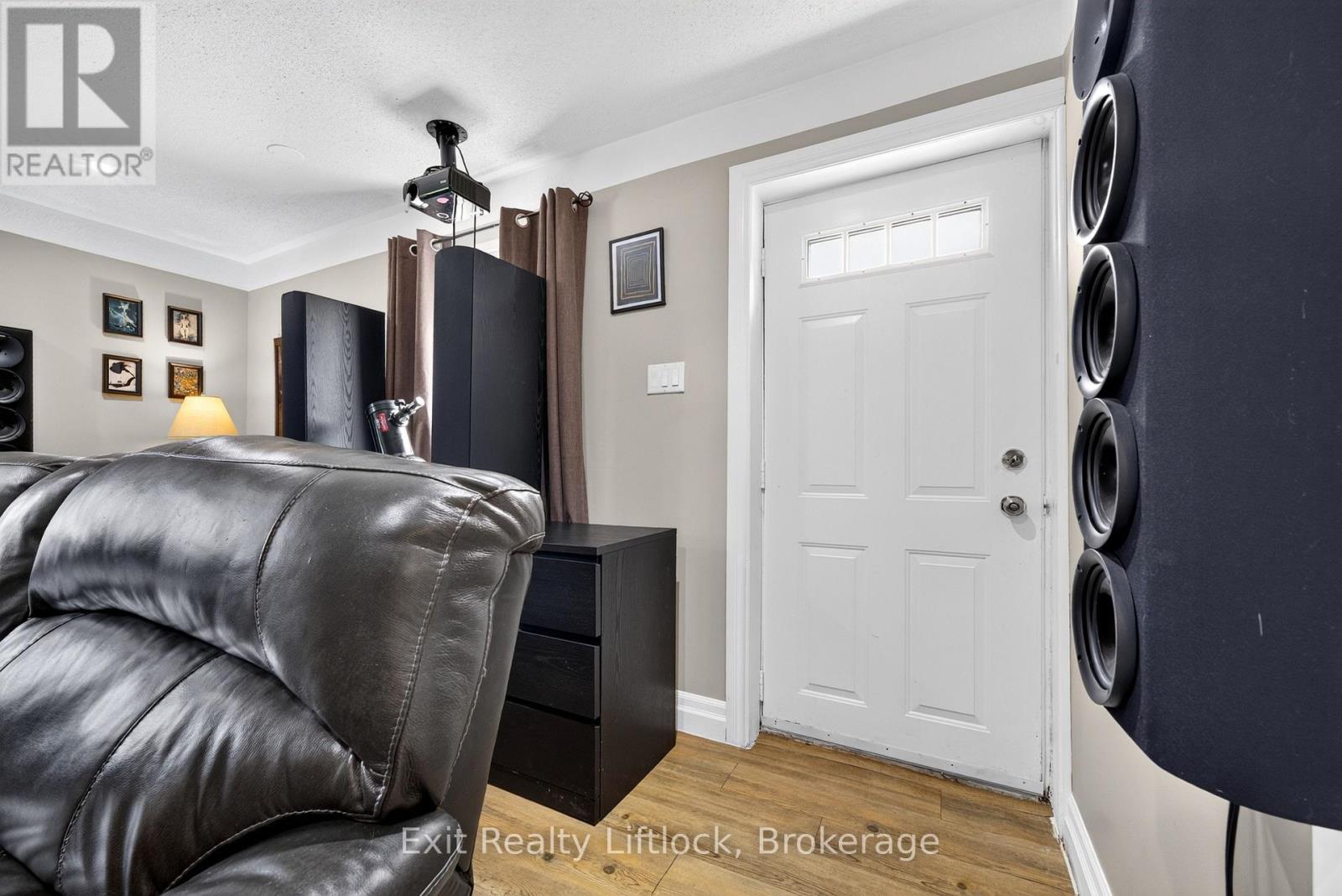 133 FARMERS ROAD - Image 20