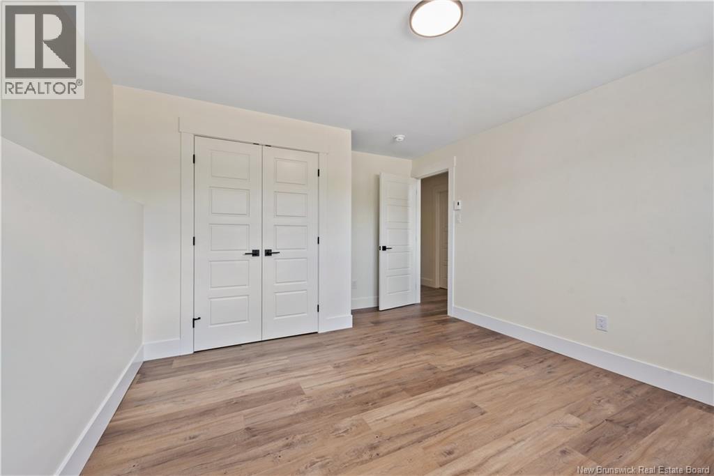 11 Denis Street - Image 24