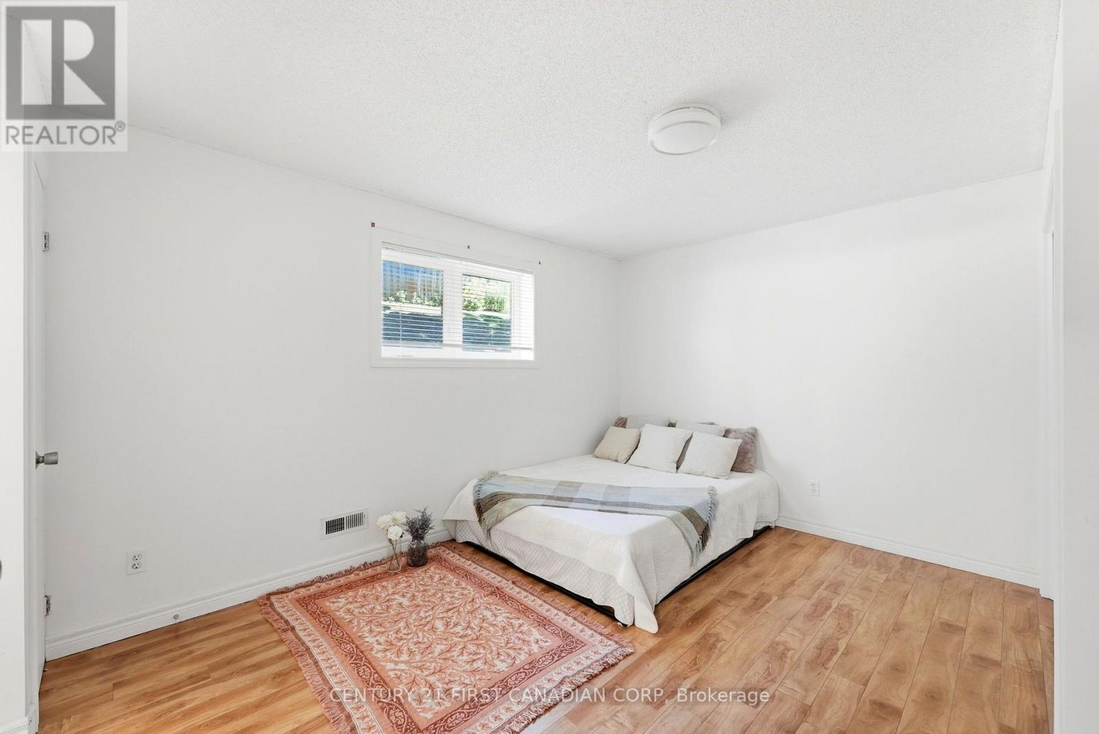 #10 1548 RICHMOND STREET - Image 6
