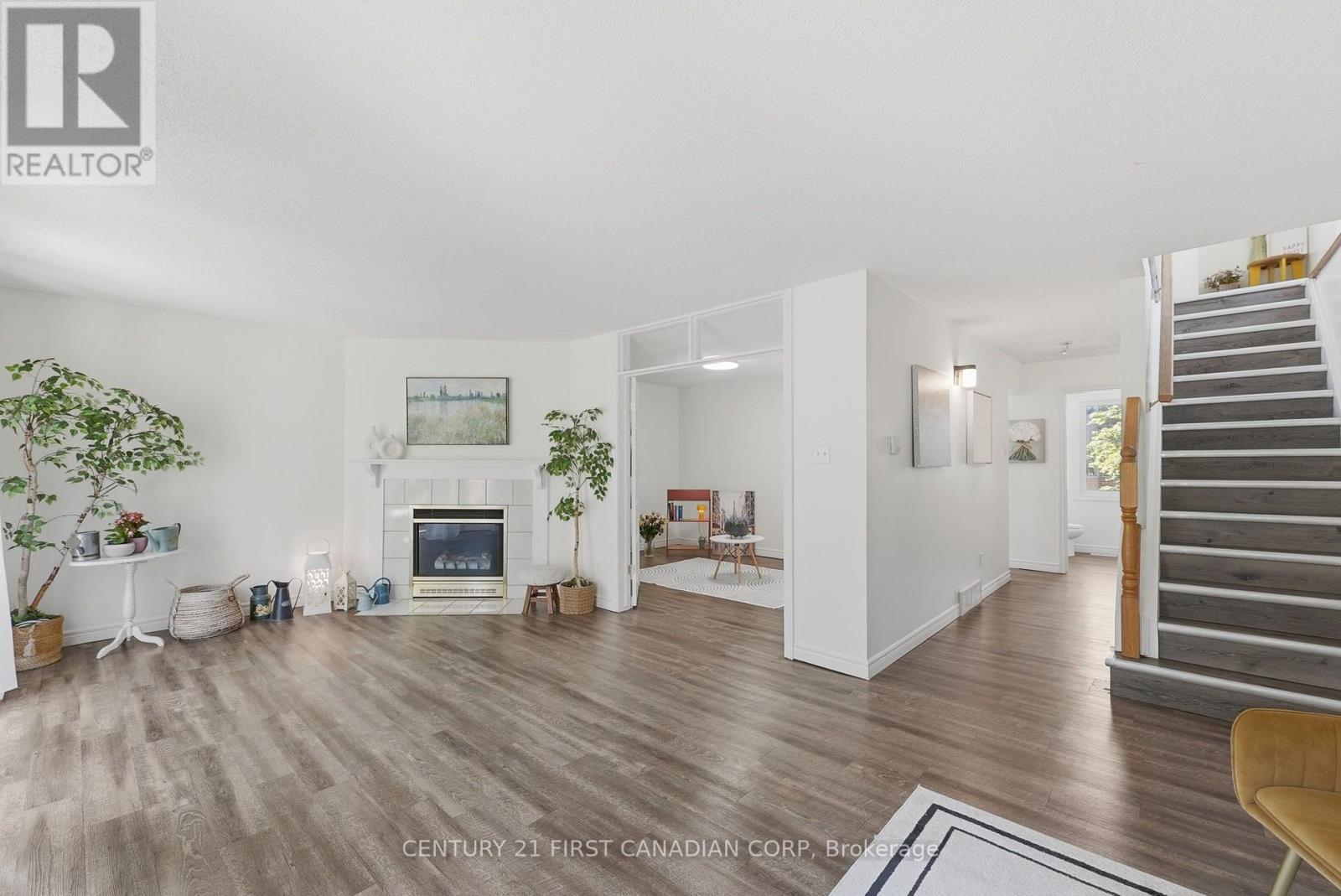 #10 1548 RICHMOND STREET - Image 9