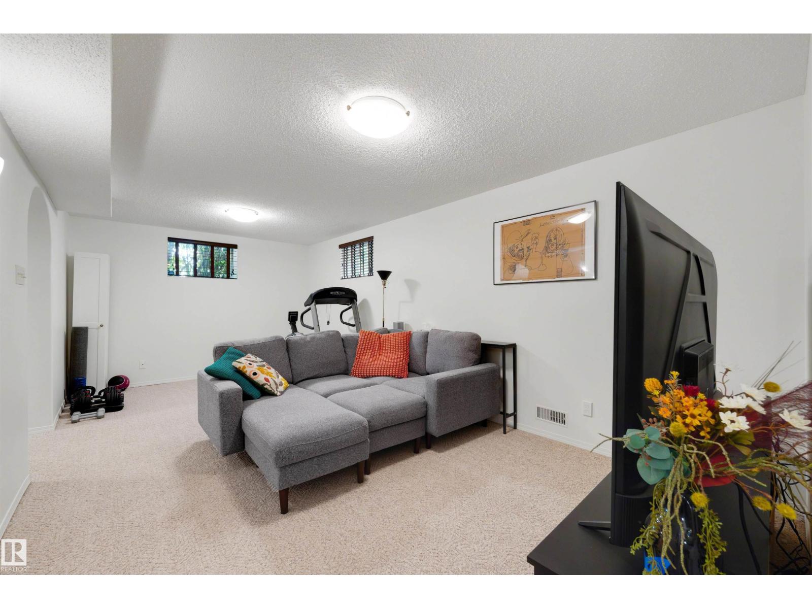 10732 129 ST NW - 23