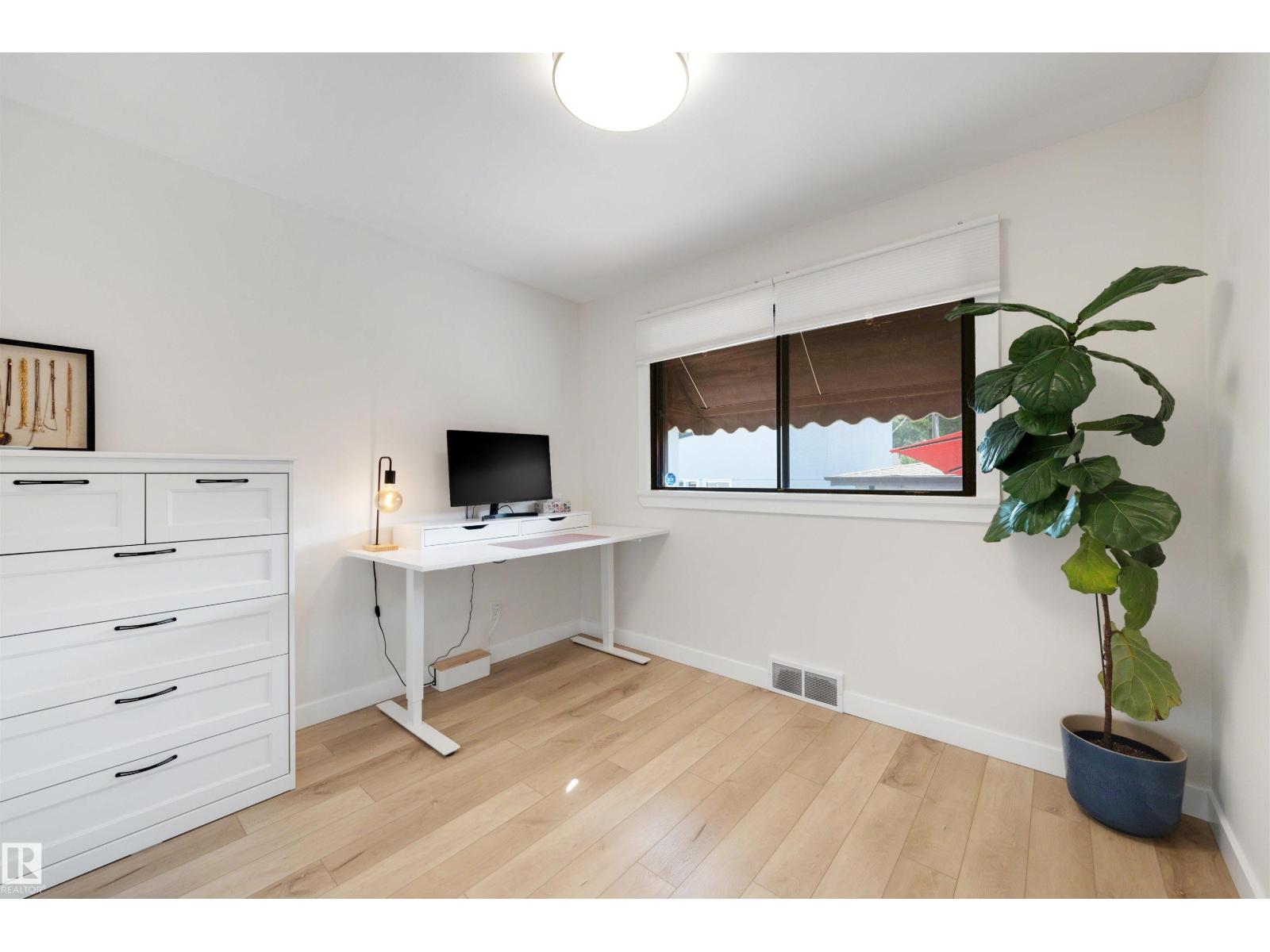 10732 129 ST NW - 13