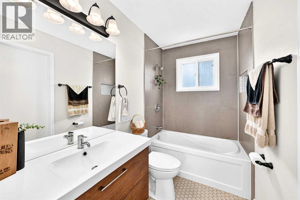 42 Rundlelawn Close NE - 12