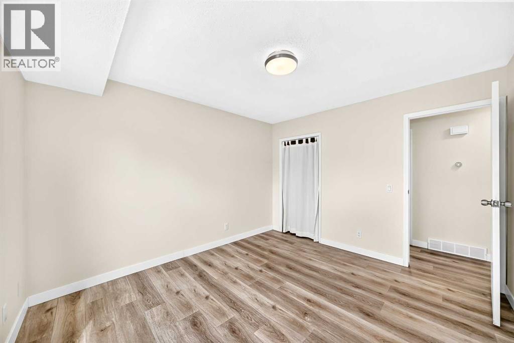 42 Rundlelawn Close NE - 7