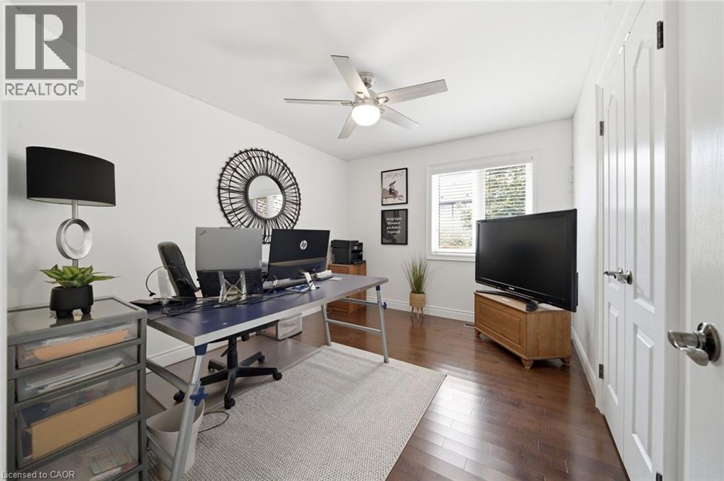 6 WESTVIEW Court - 22