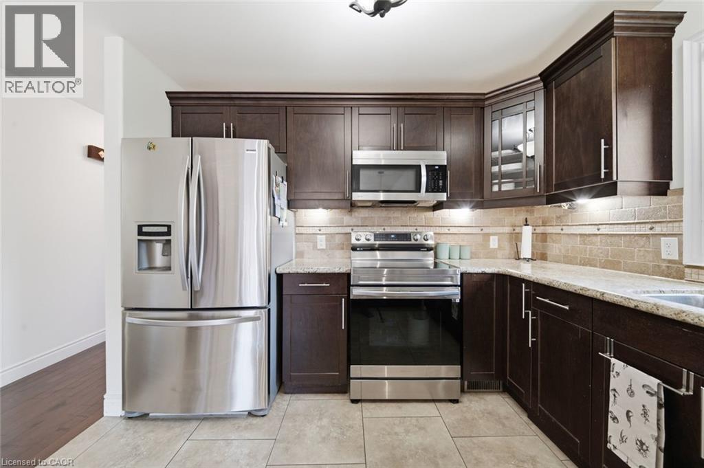 6 WESTVIEW Court - 18