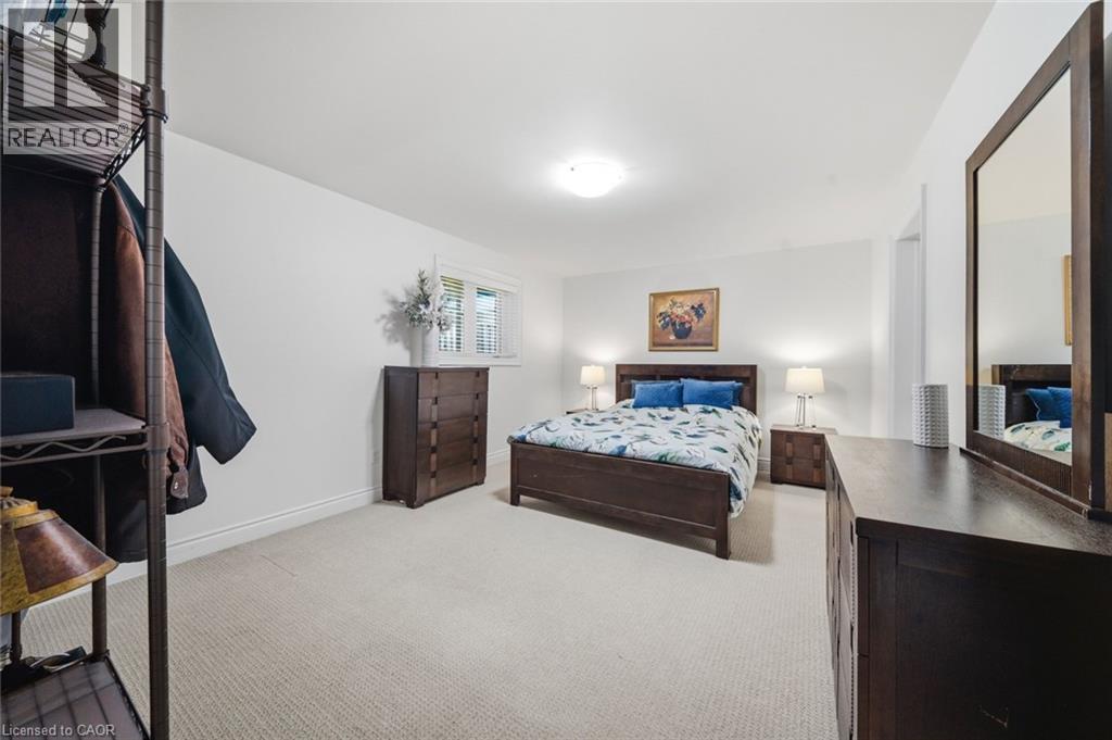 6 WESTVIEW Court - 33