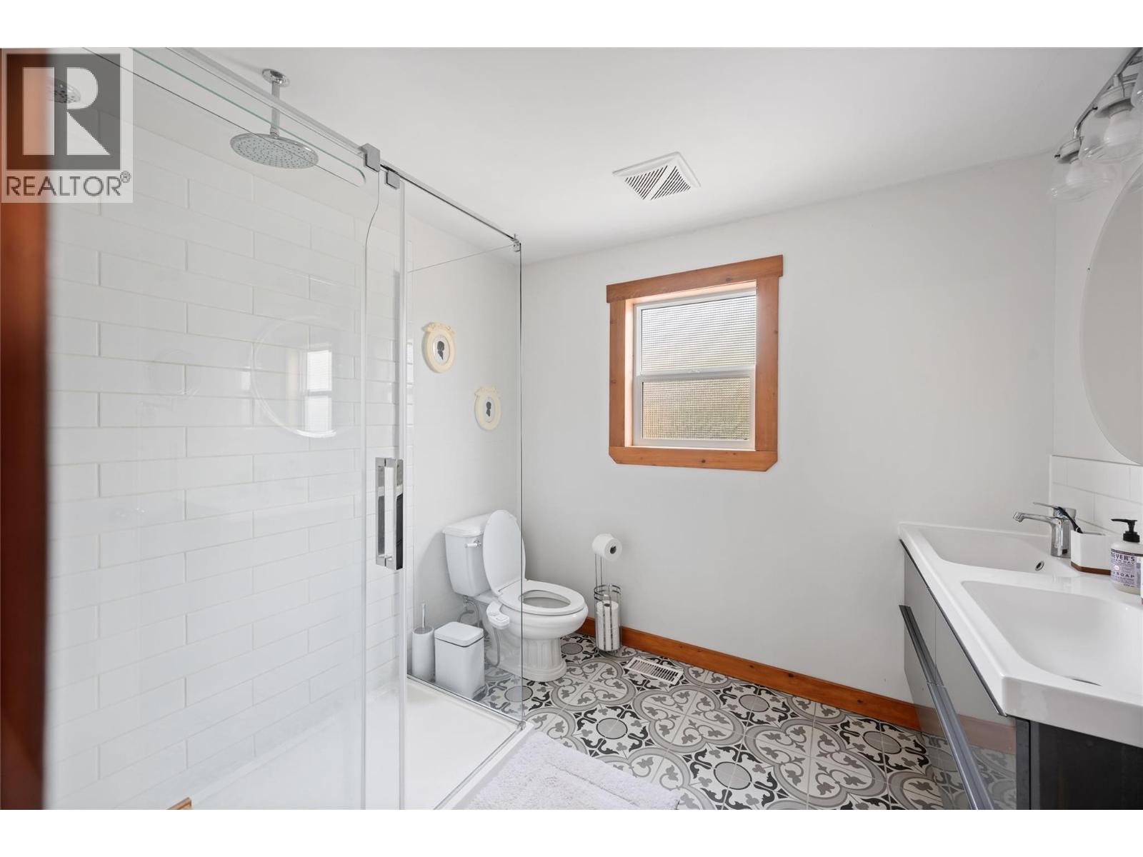 863 SERLE Court - Image 17