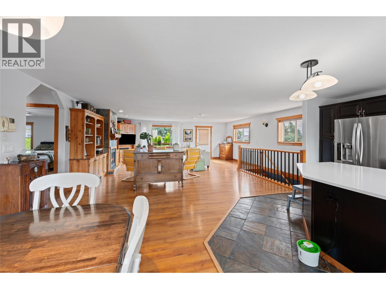 863 SERLE Court - 23