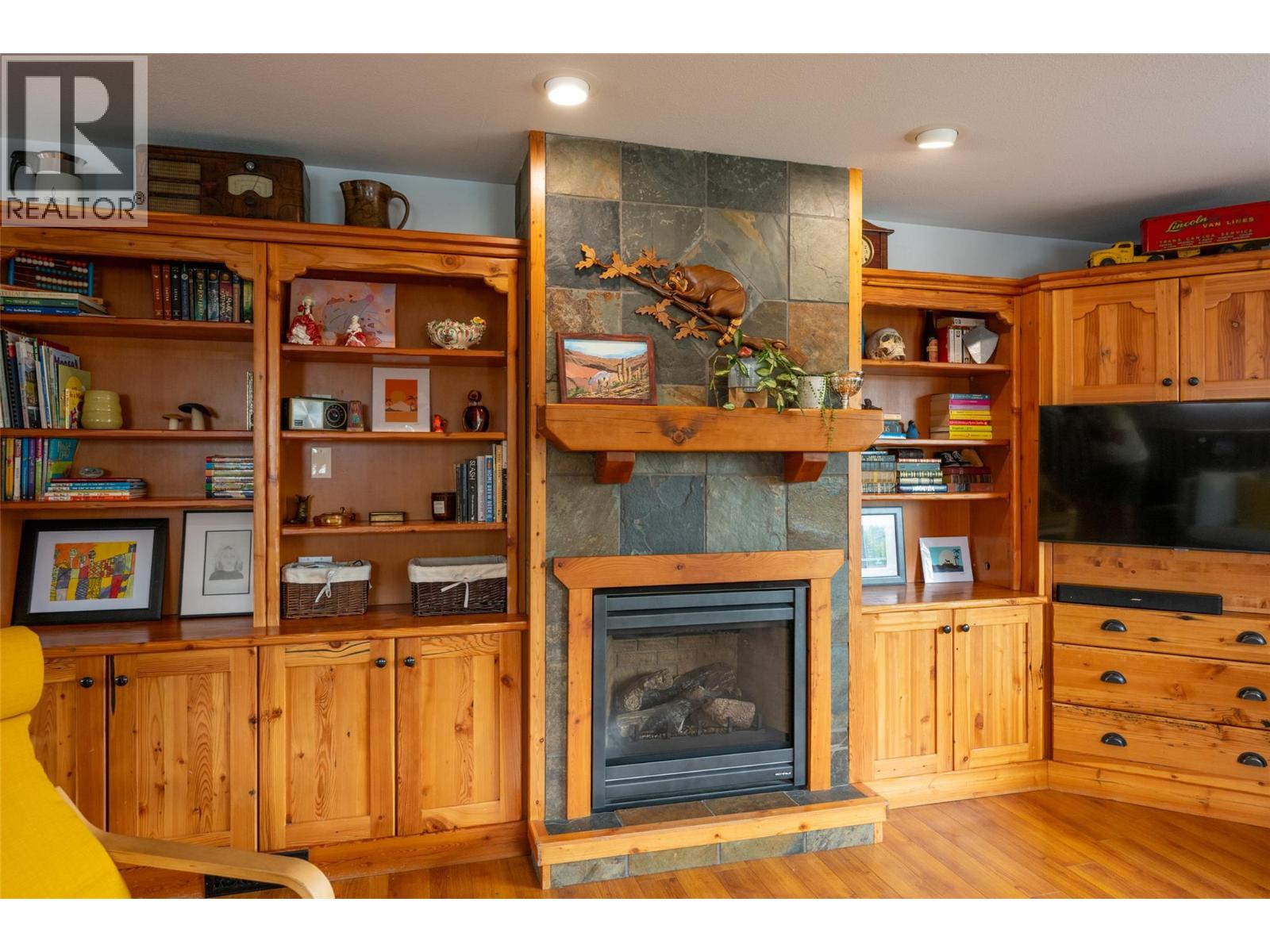 863 SERLE Court - 26