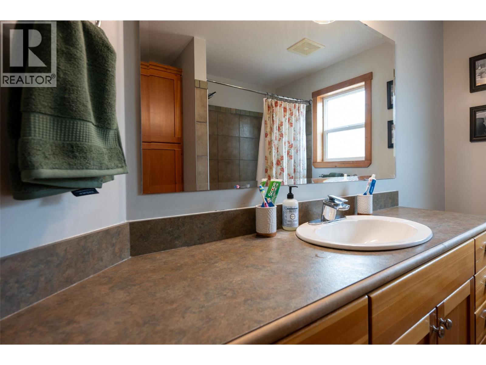 863 SERLE Court - Image 46