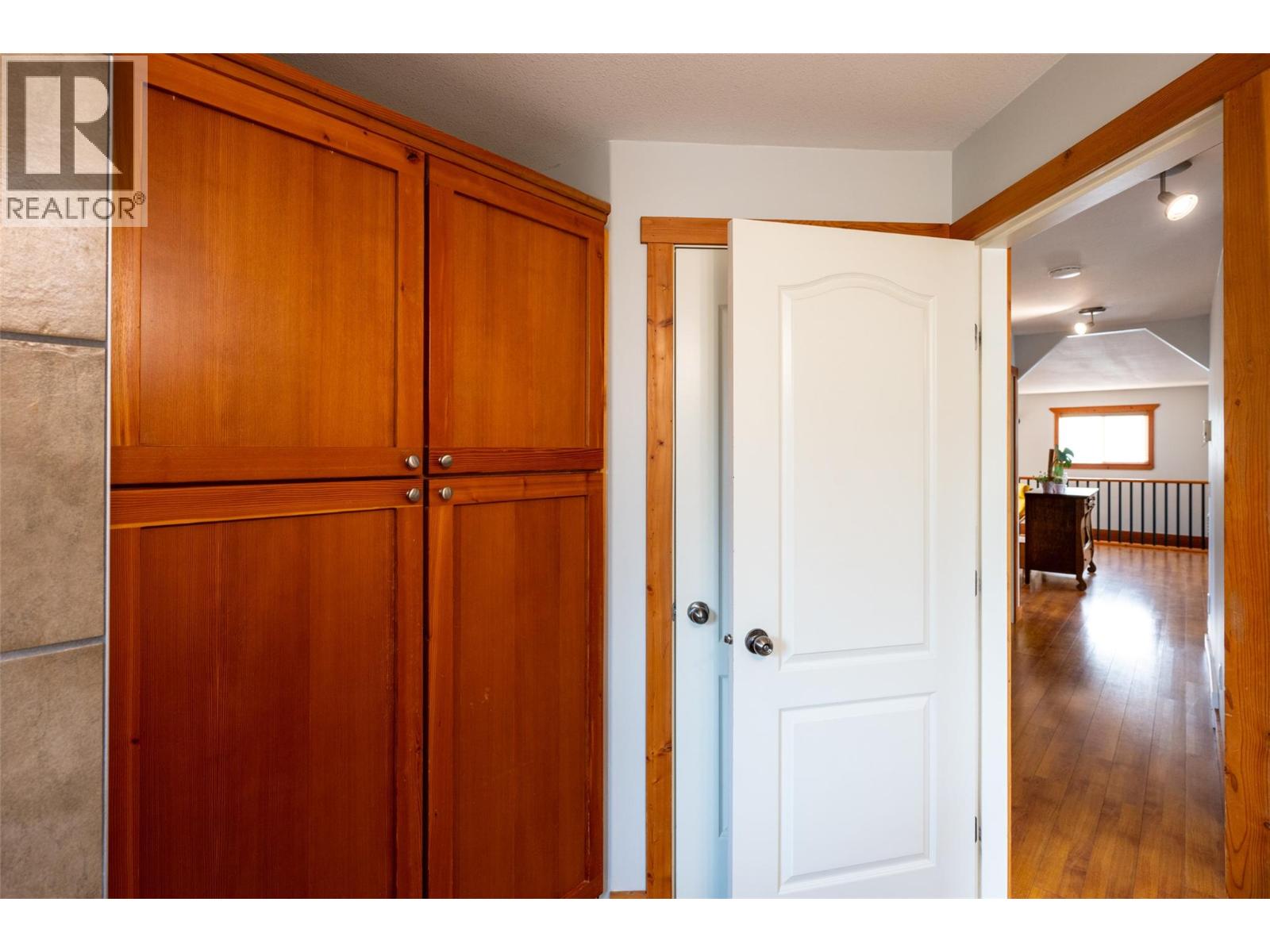 863 SERLE Court - 48
