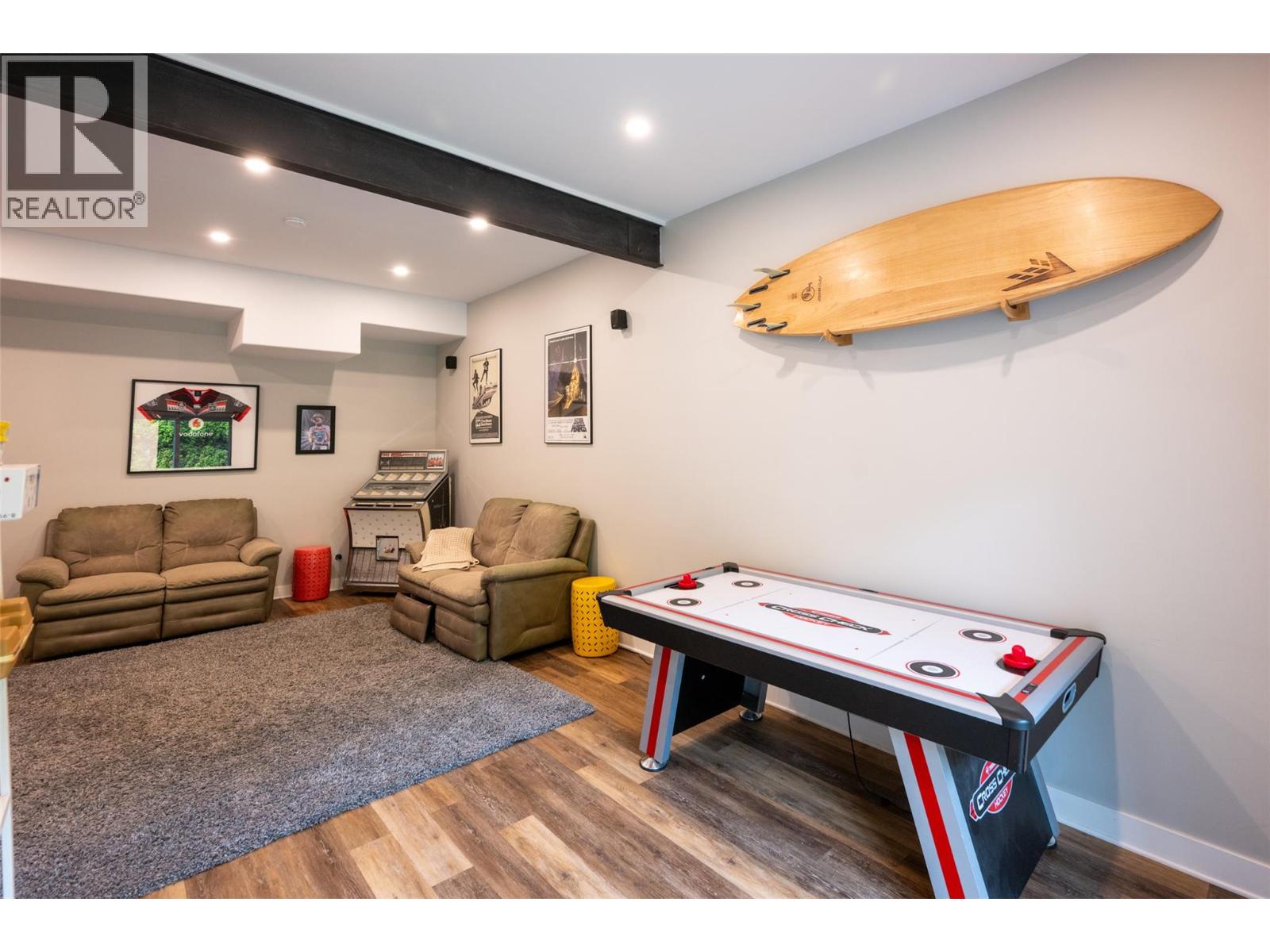 863 SERLE Court - 62