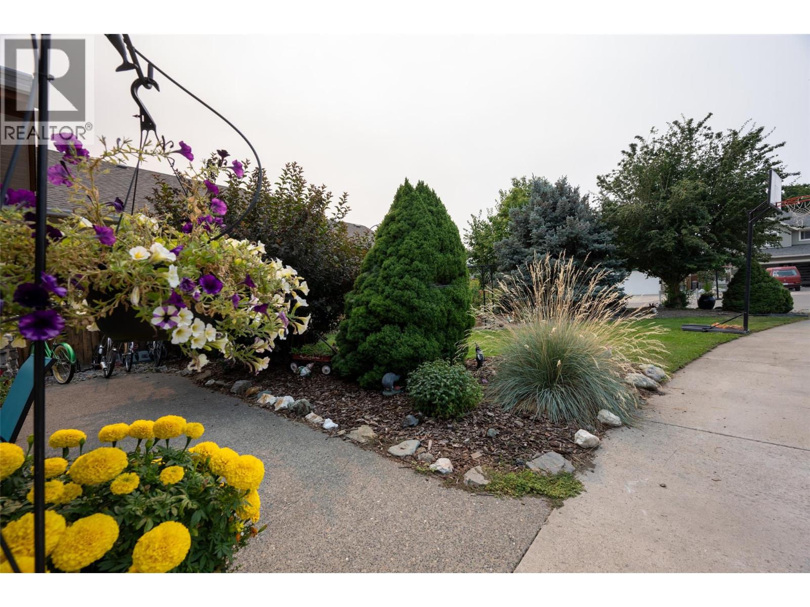 863 SERLE Court - Image 75