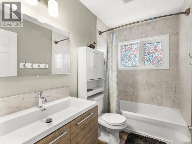 5078 5TH AVENUE - 16