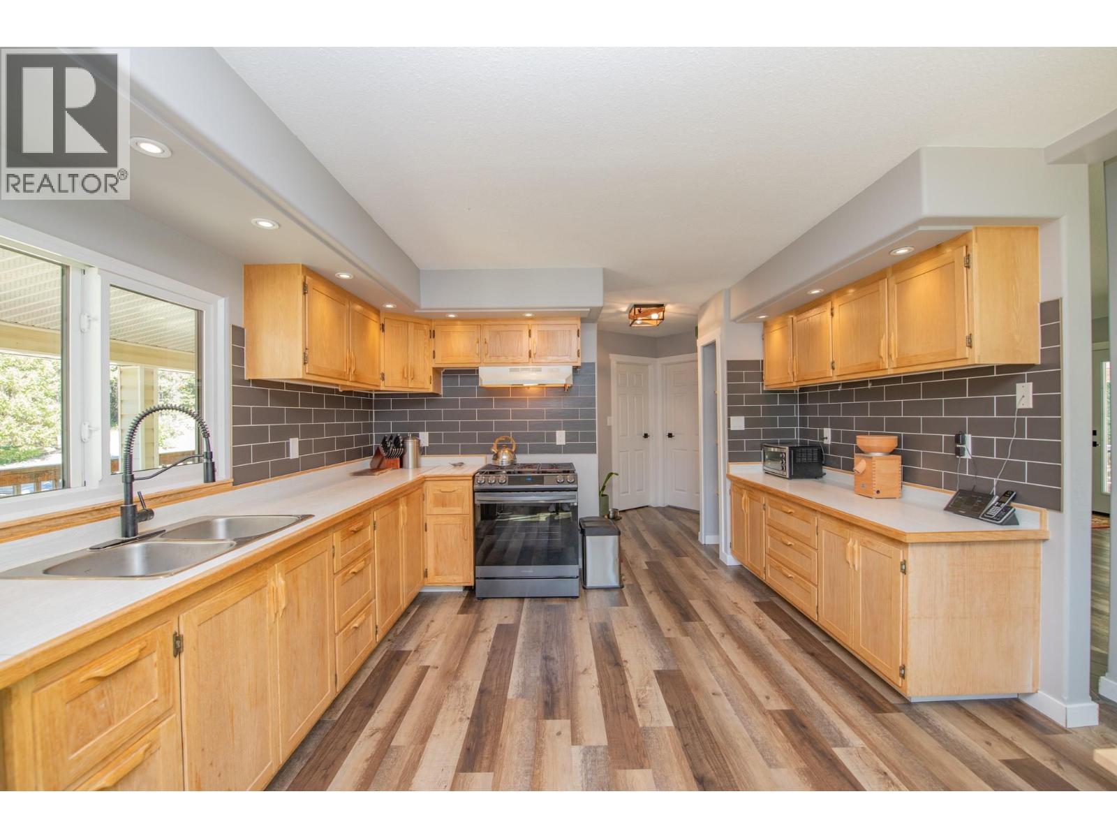 7250 China Valley Road - Image 9