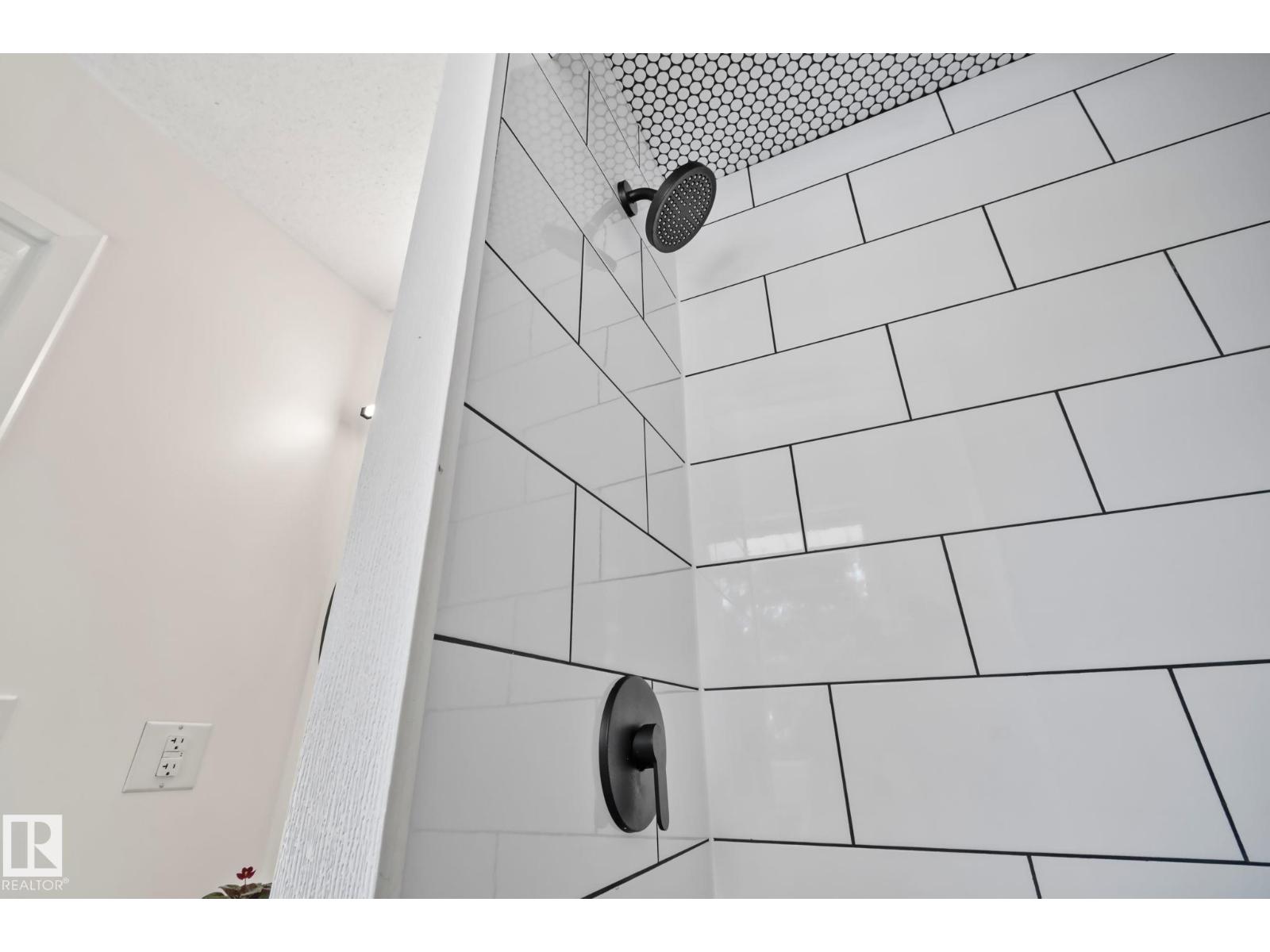 10619 35 AV NW - 28