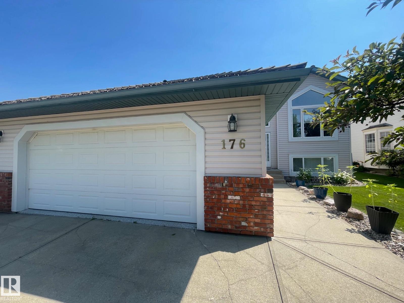 176 HIGHLAND WY, Heritage Hills, Sherwood Park photo 1