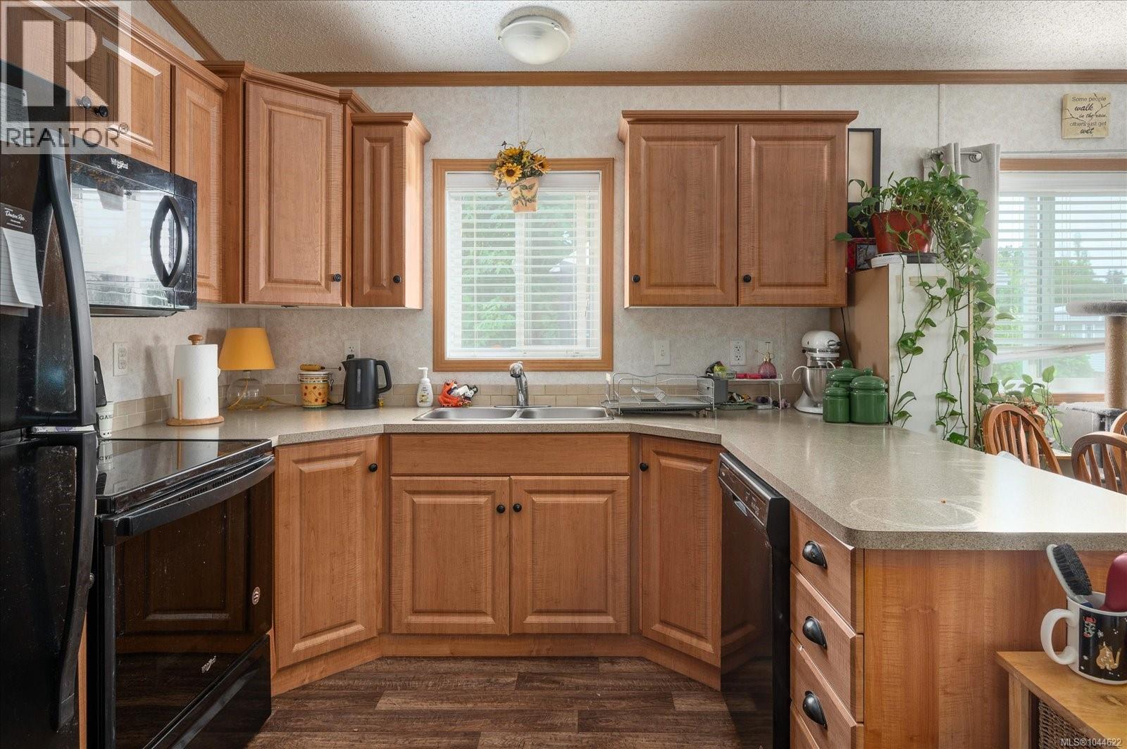 1 Honey Dr - Image 4