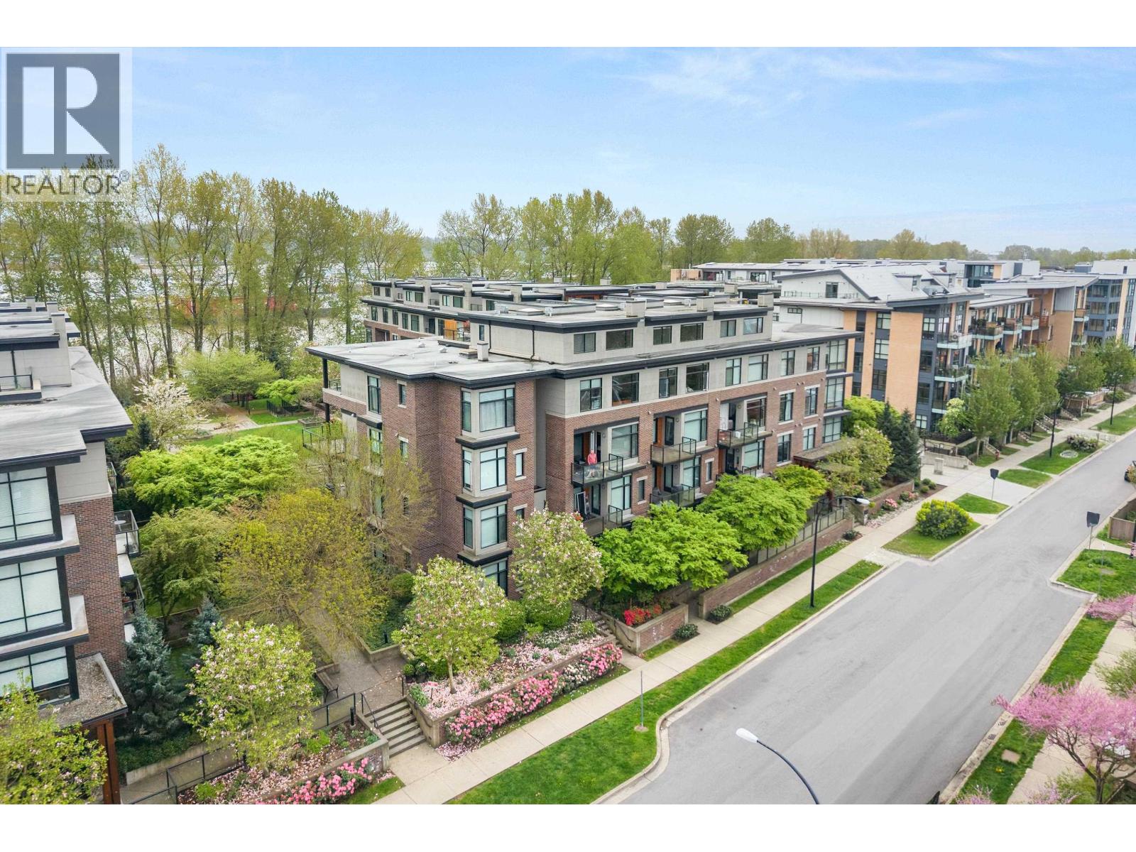 414 262 SALTER STREET, New Westminster