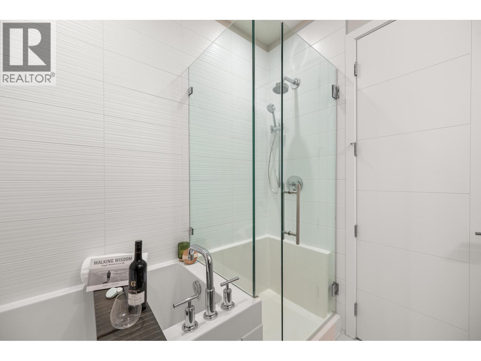 414 262 SALTER STREET, New Westminster