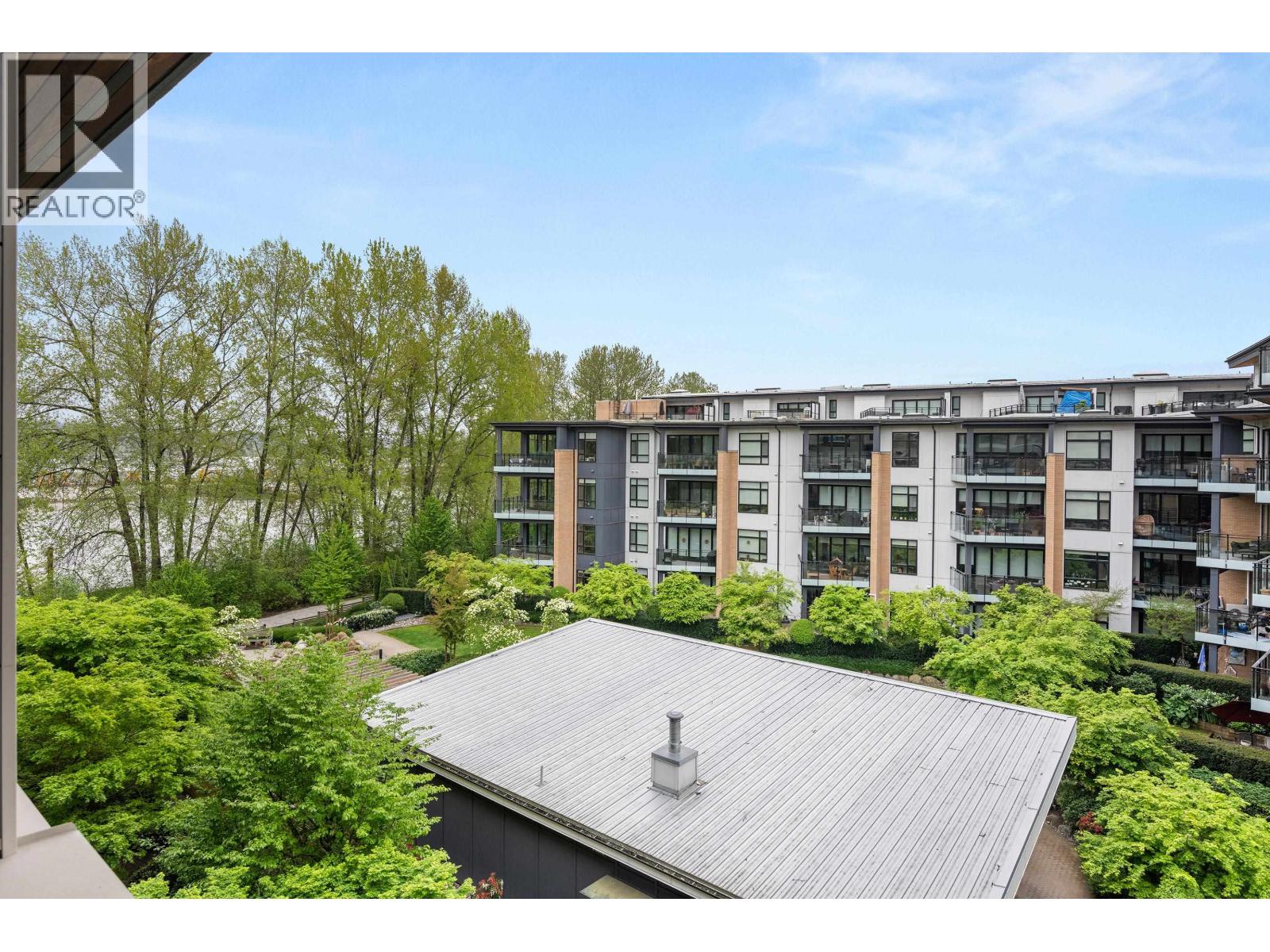 414 262 SALTER STREET, New Westminster