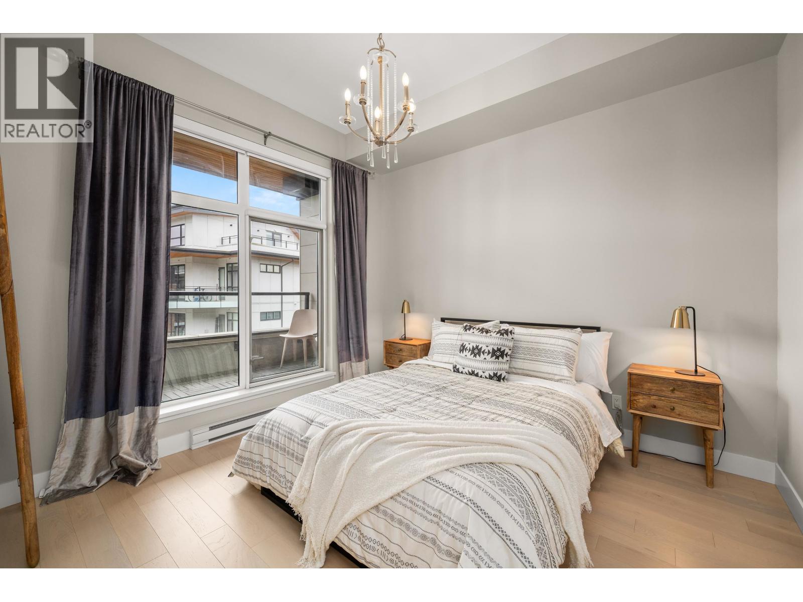 414 262 SALTER STREET, New Westminster