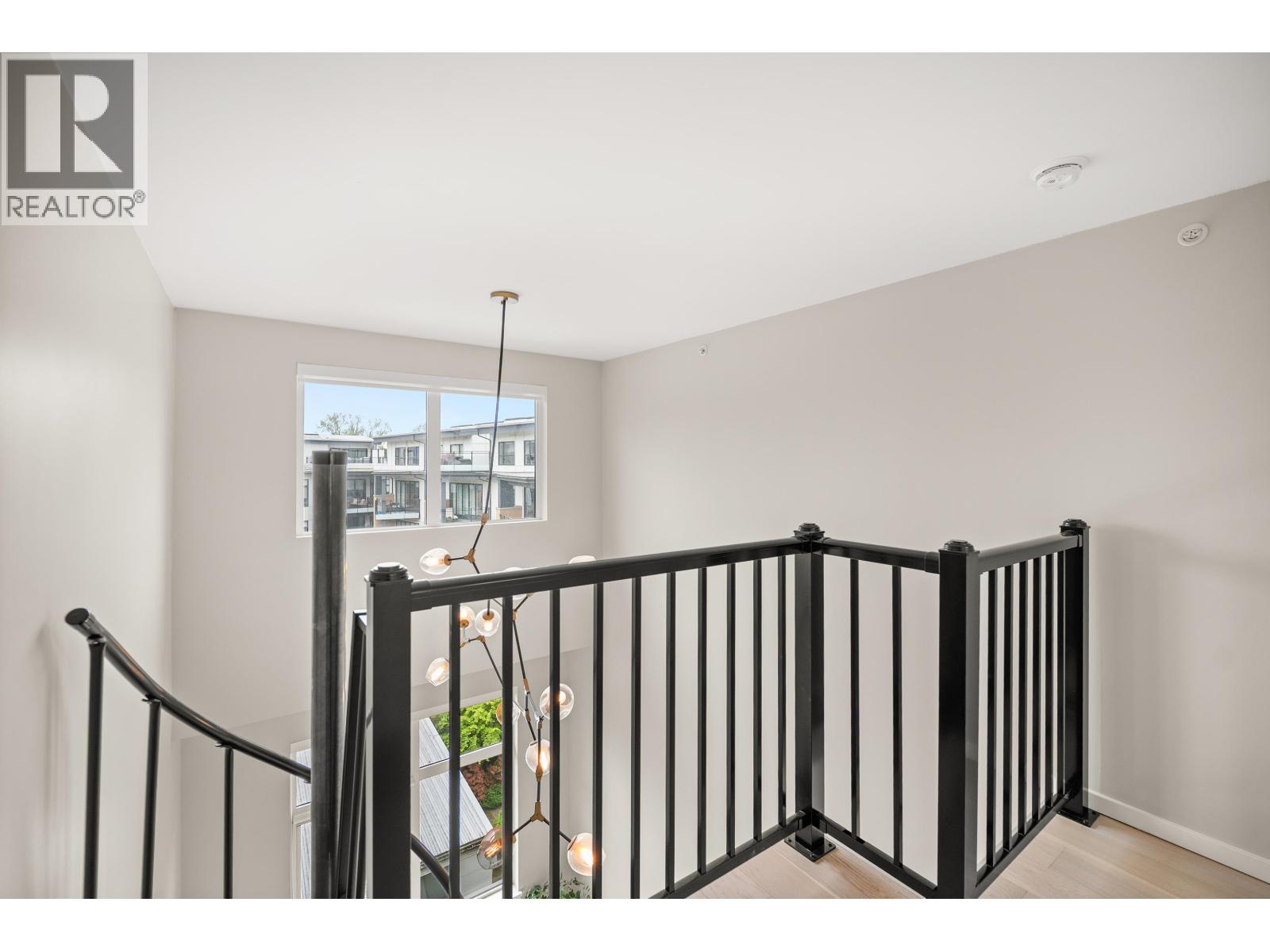 414 262 SALTER STREET, New Westminster