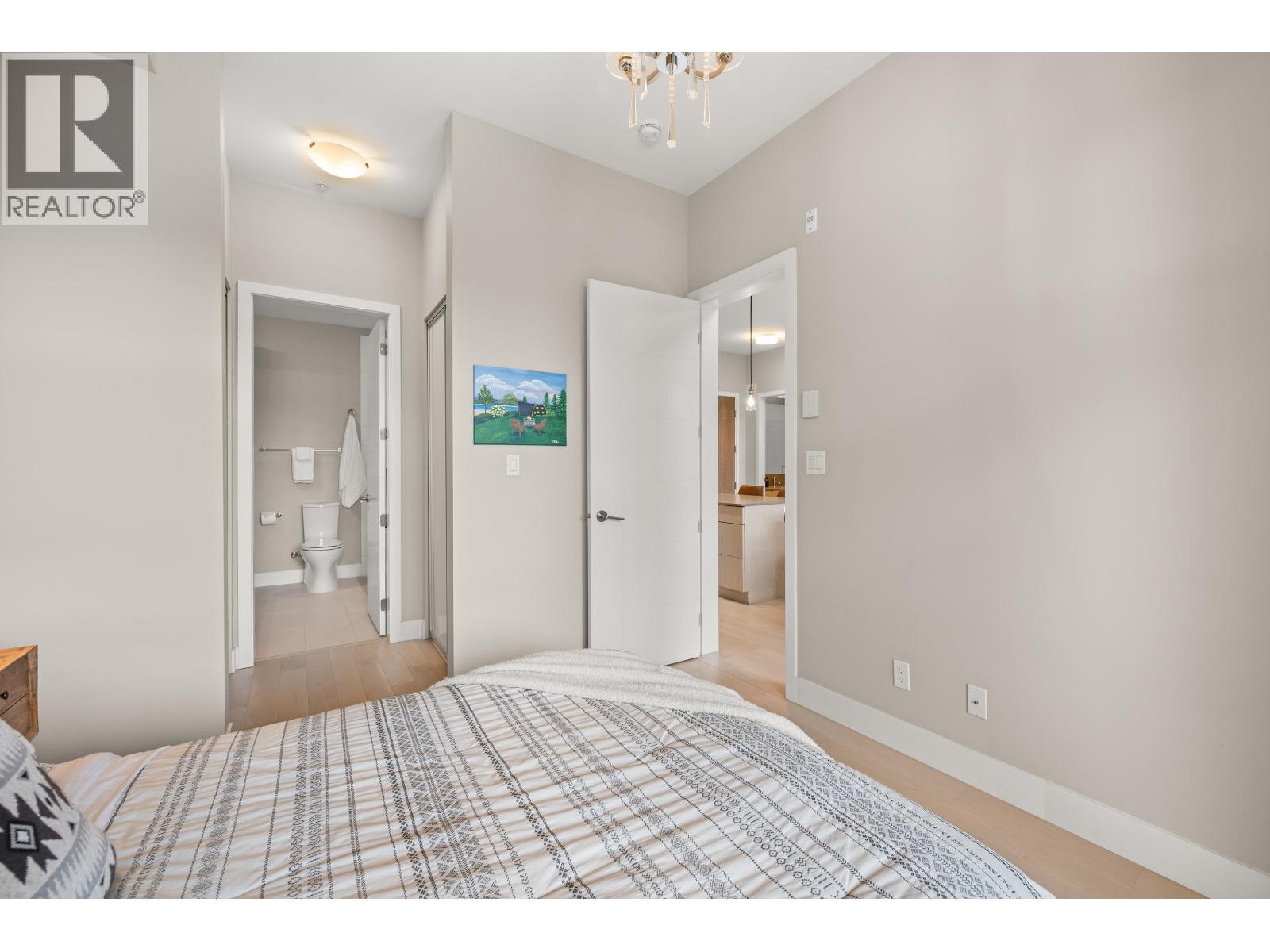 414 262 SALTER STREET, New Westminster