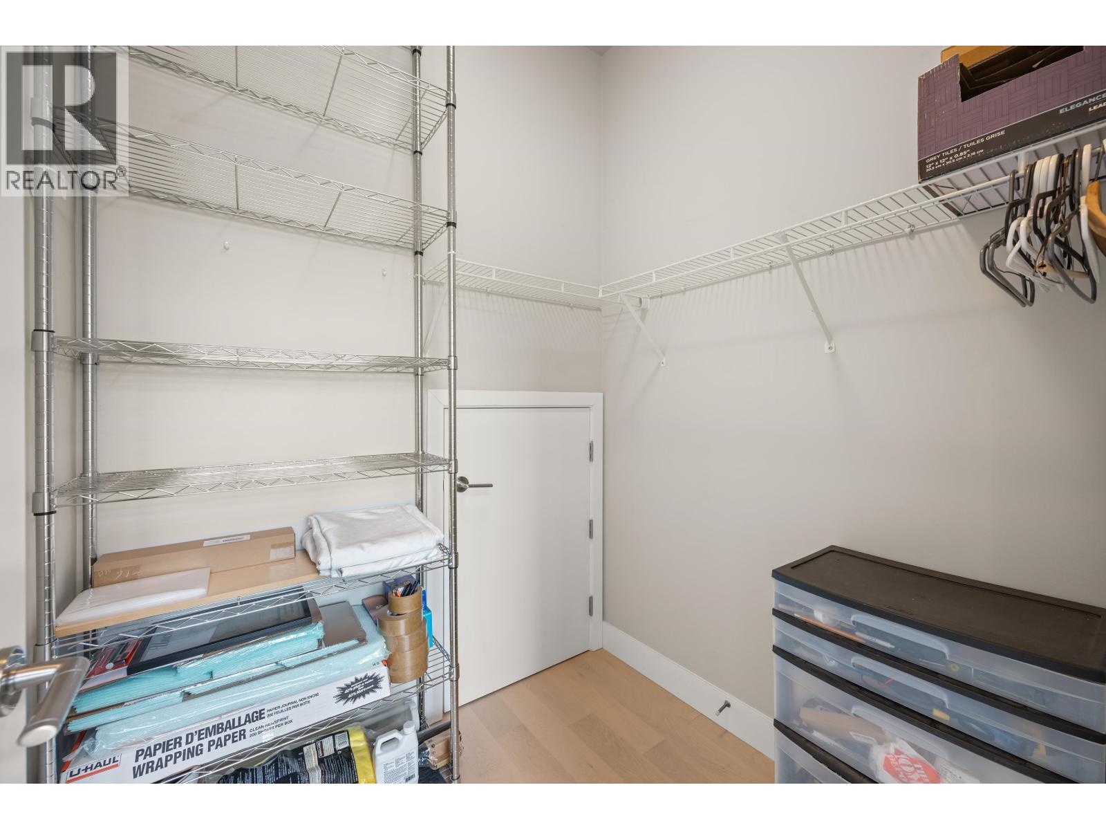 414 262 SALTER STREET, New Westminster