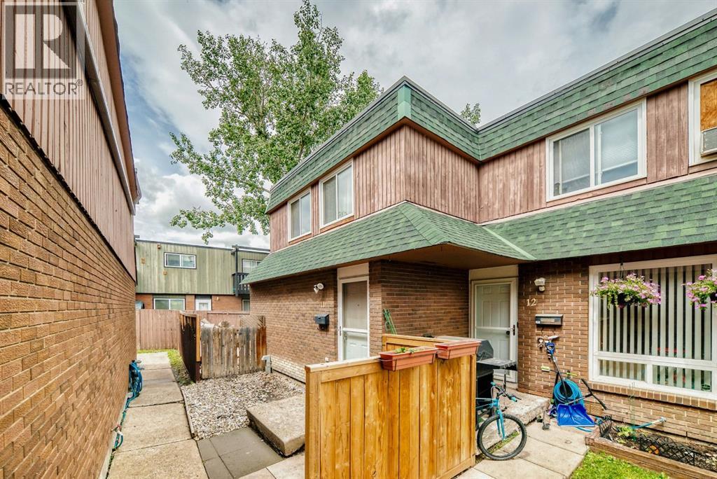 11, 11240 6 Street SW, Southwood, Calgary photo 1