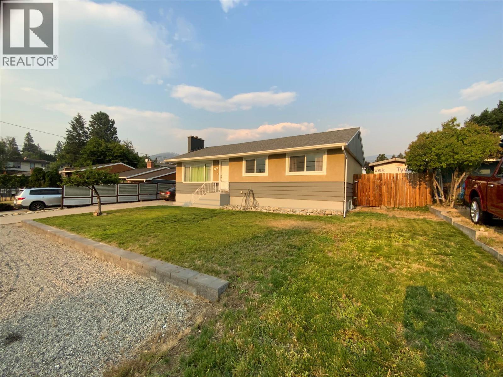 1134 WOODLANDS Drive - 1