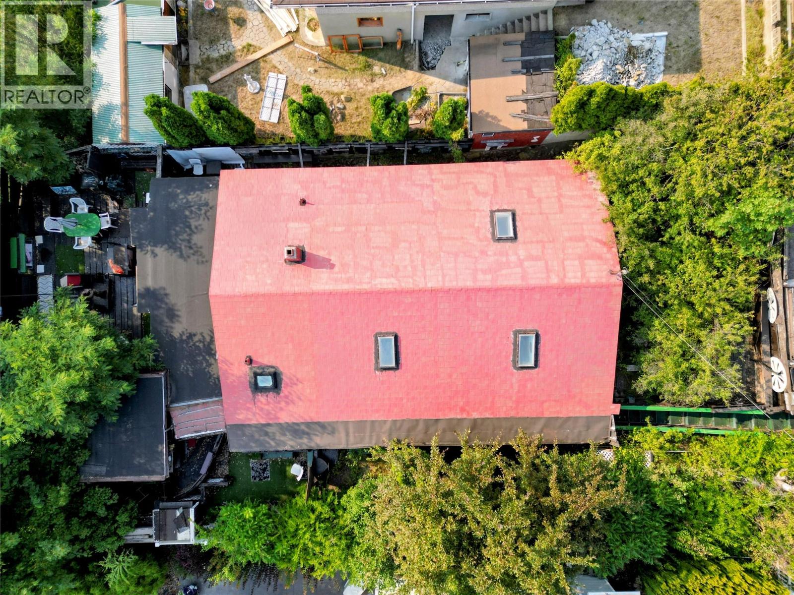 283 2nd Avenue - Image 3