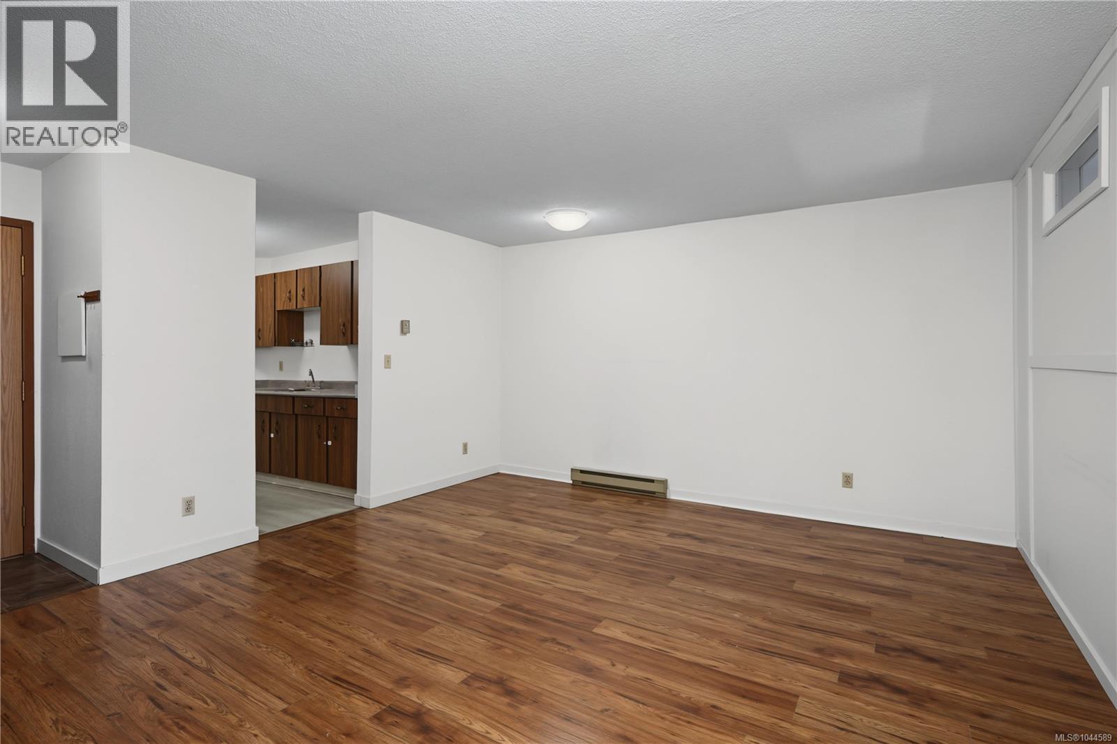#302 755 Hillside Ave - 12