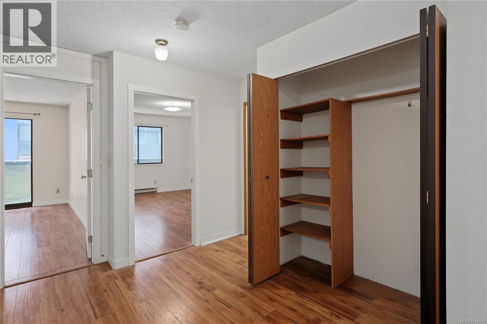 #302 755 Hillside Ave - 13