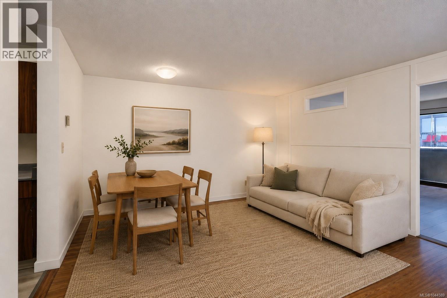 302 755 Hillside Avenue, Victoria