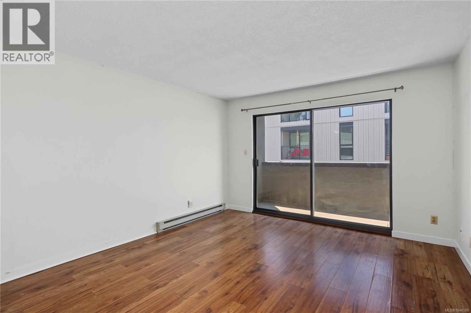#302 755 Hillside Ave - 20