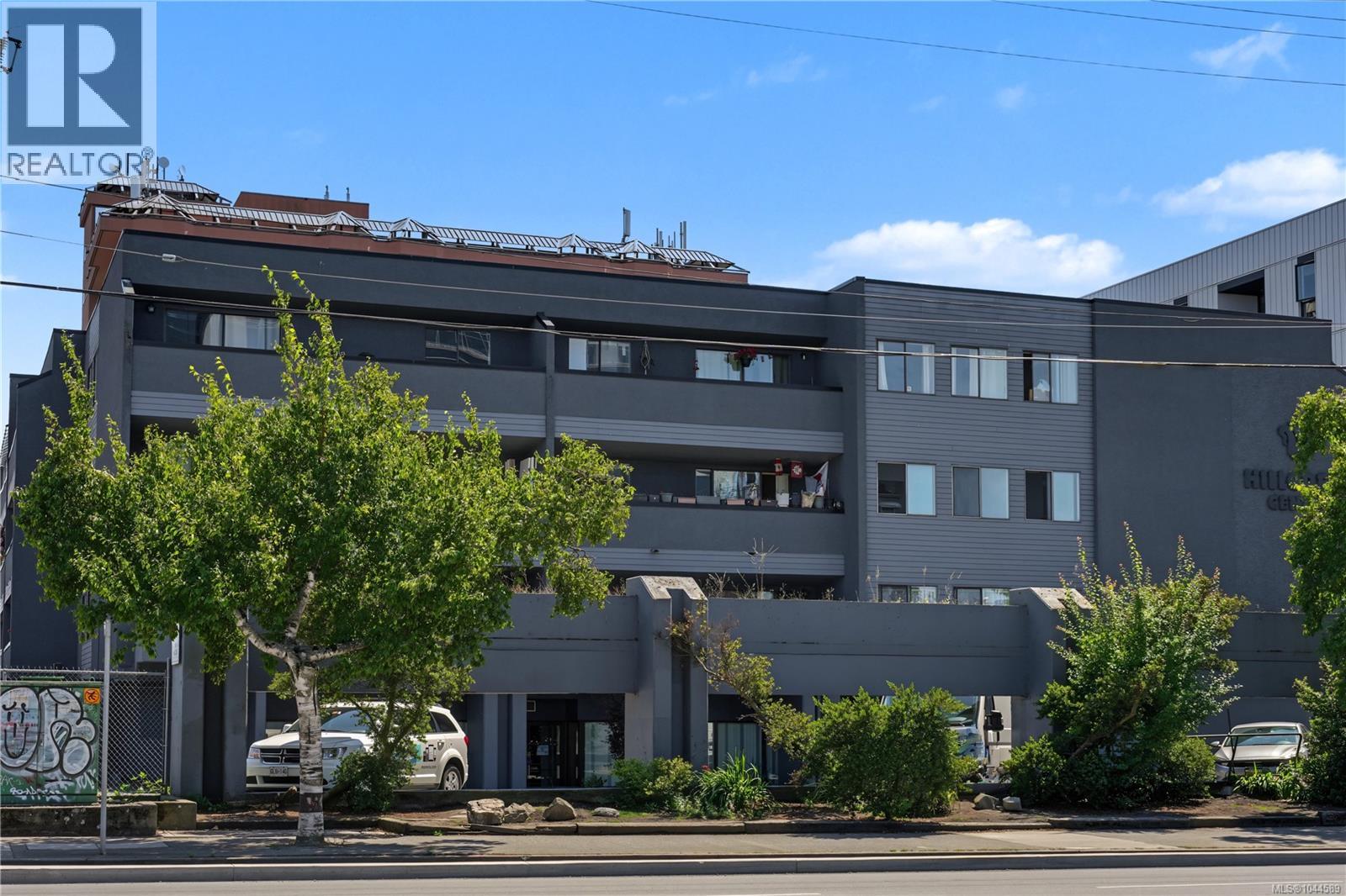 #302 755 Hillside Ave - 35