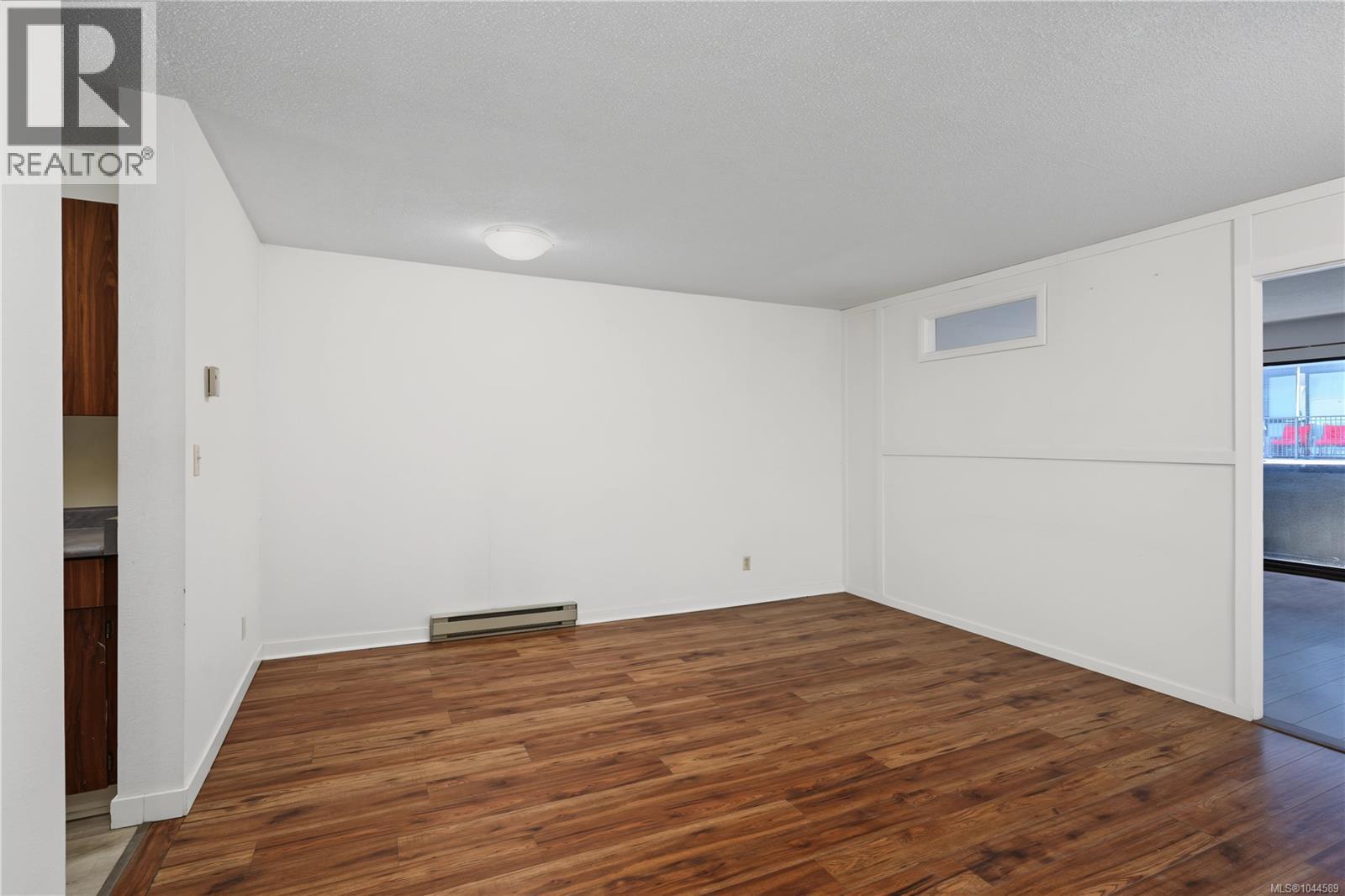 #302 755 Hillside Ave - 8