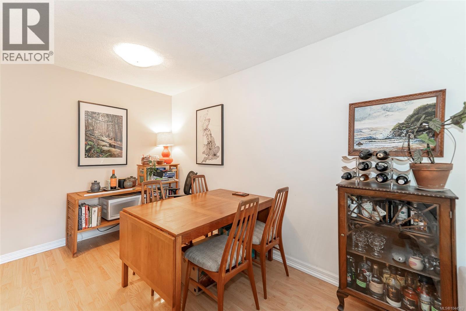#104 2757 Quadra St - 16