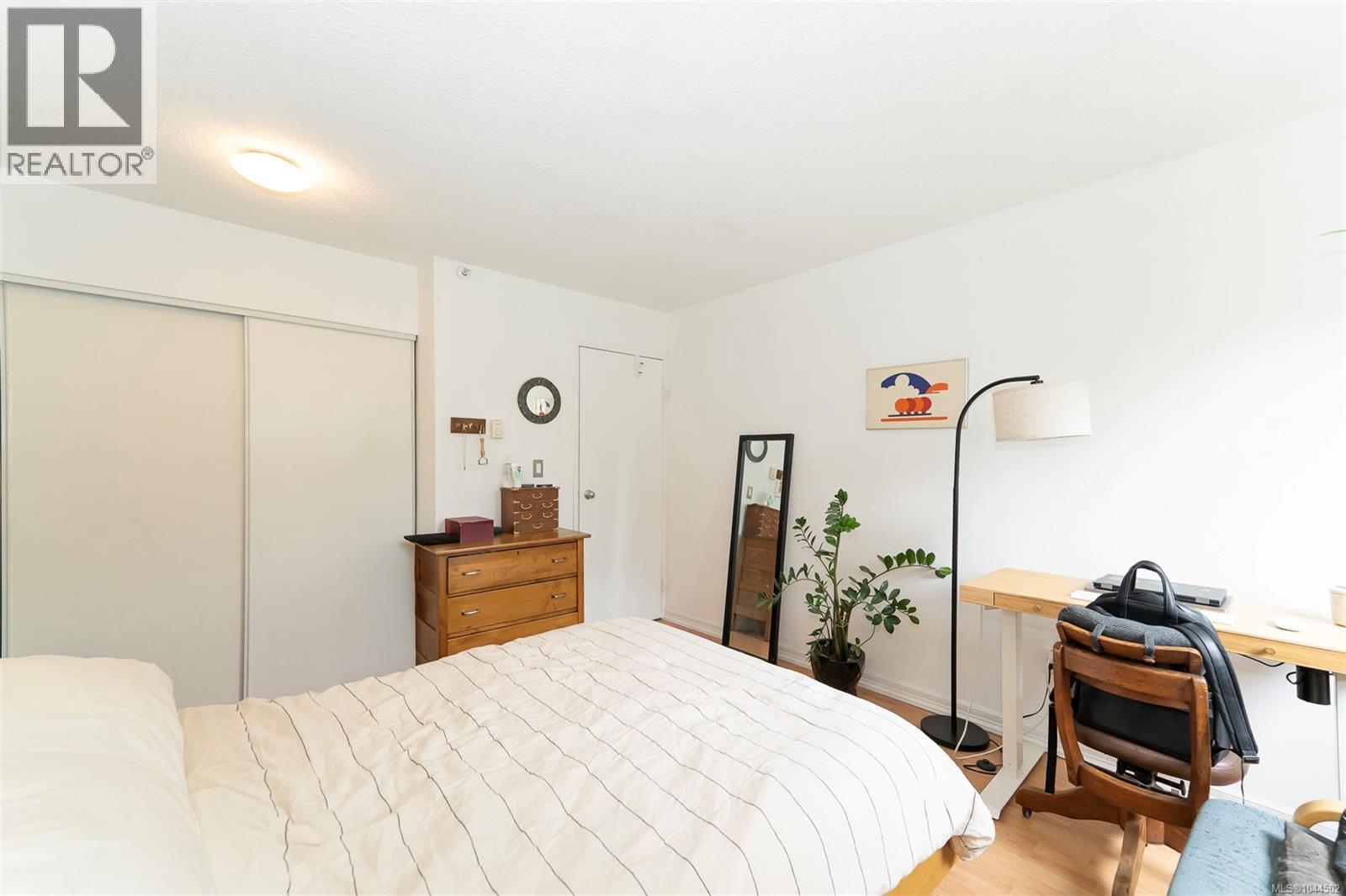 #104 2757 Quadra St - 21