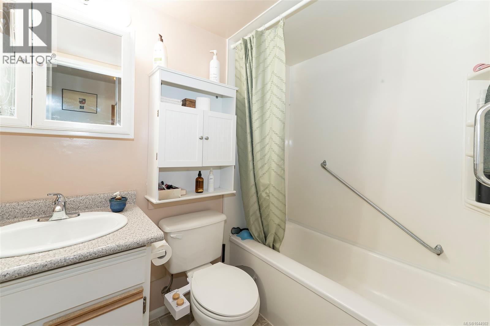 #104 2757 Quadra St - 22