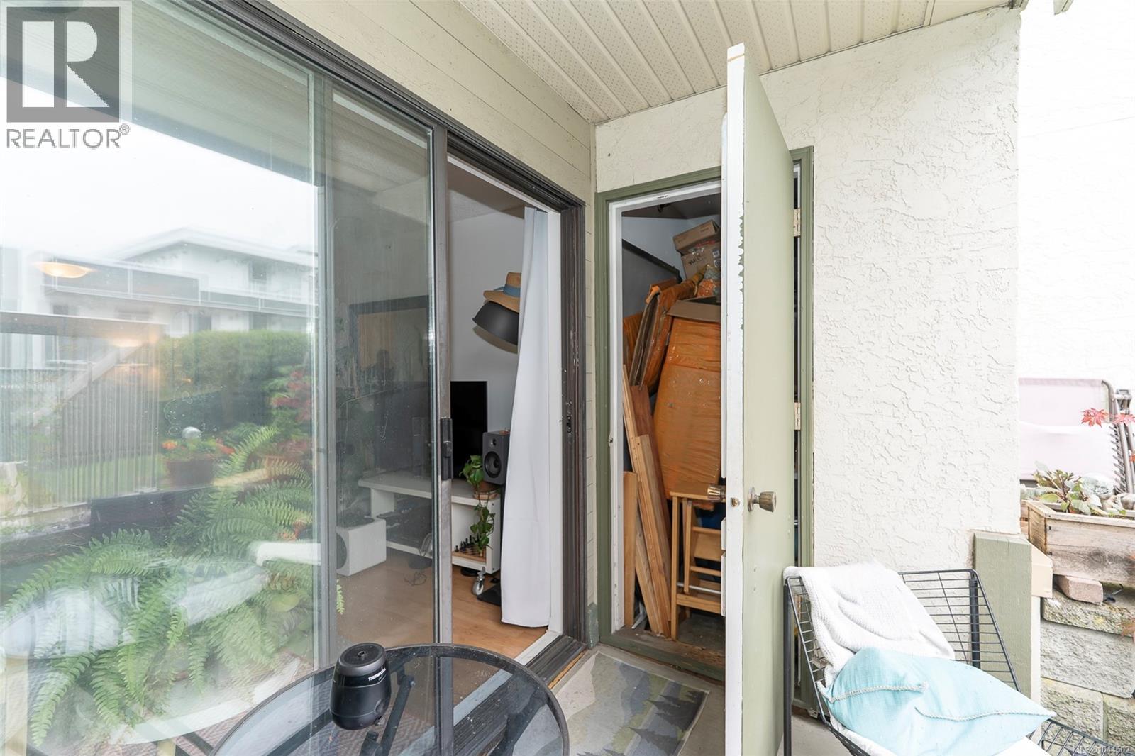 #104 2757 Quadra St - 26
