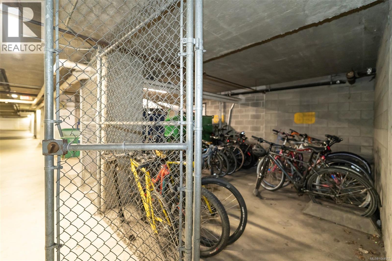 #104 2757 Quadra St - 28