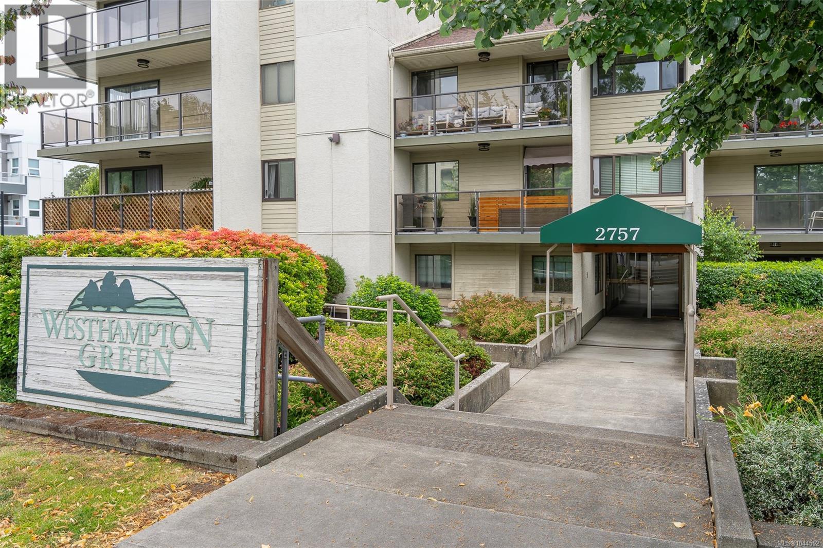 #104 2757 Quadra St - 4