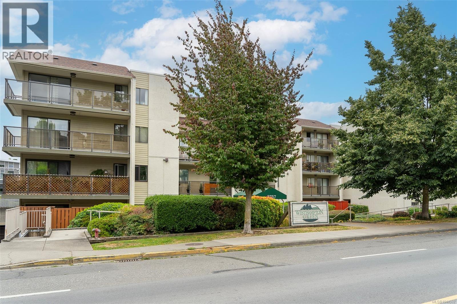 #104 2757 Quadra St - 5